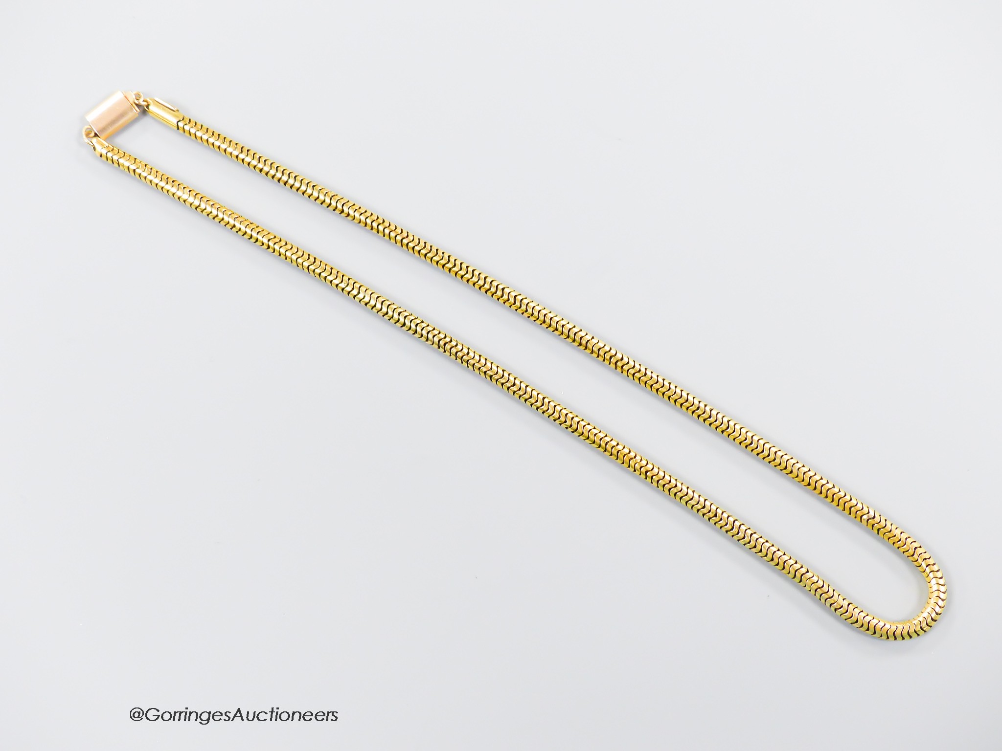 An Edwardian 15ct snake link choker chain, 37cm, 16.5 grams.